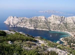 Calanques - vue sur les iles