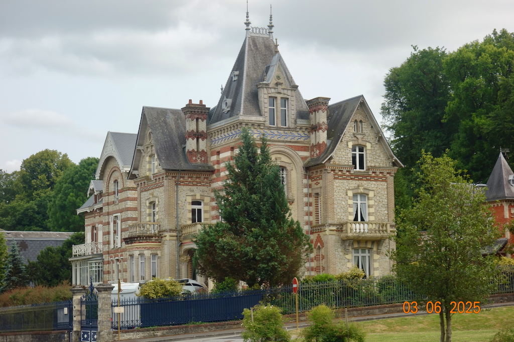 3.Rijke Parijzenaars lieten er vakantieresidenties bouwen in de Belle Epoquestijl