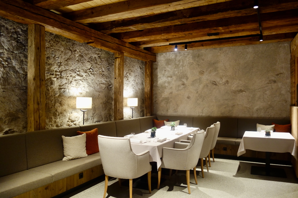 3.Een 850-jarige herberg werd gerestaureerd met respect voor het verleden